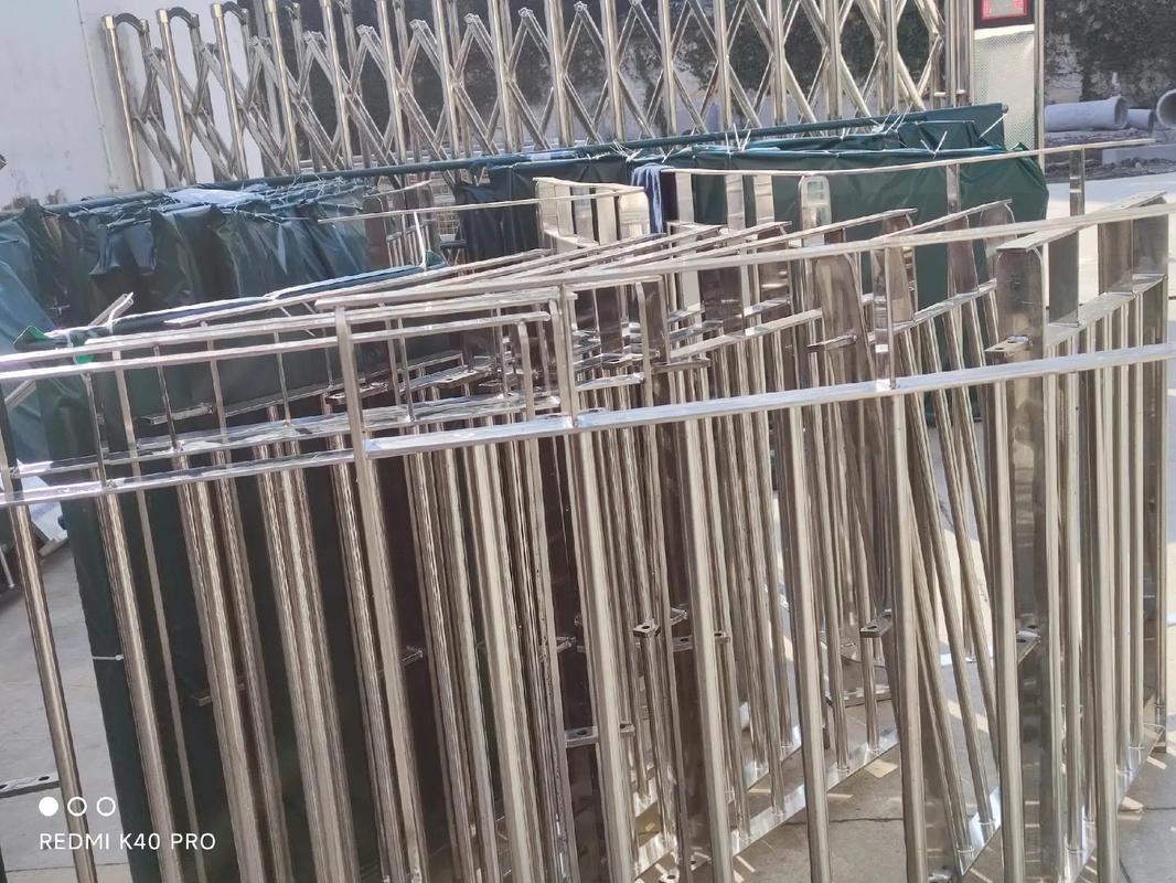 高效生产与定制化服务 不锈钢水箱金属栏杆组件的批量制造